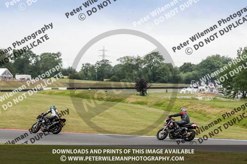 Vintage motorcycle club;eventdigitalimages;mallory park;mallory park trackday photographs;no limits trackdays;peter wileman photography;trackday digital images;trackday photos;vmcc festival 1000 bikes photographs